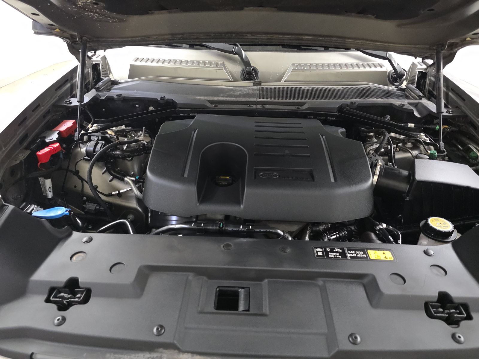 2023 Land Rover Defender 110 SE AWD