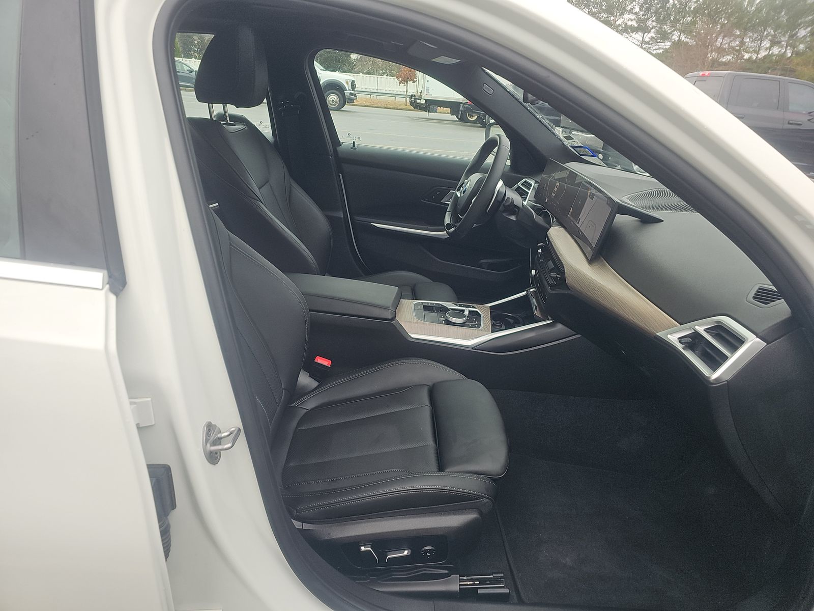 2025 BMW 3 Series 330i RWD