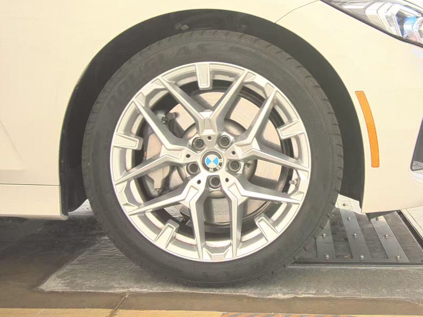 2025 BMW 3 Series 330i RWD