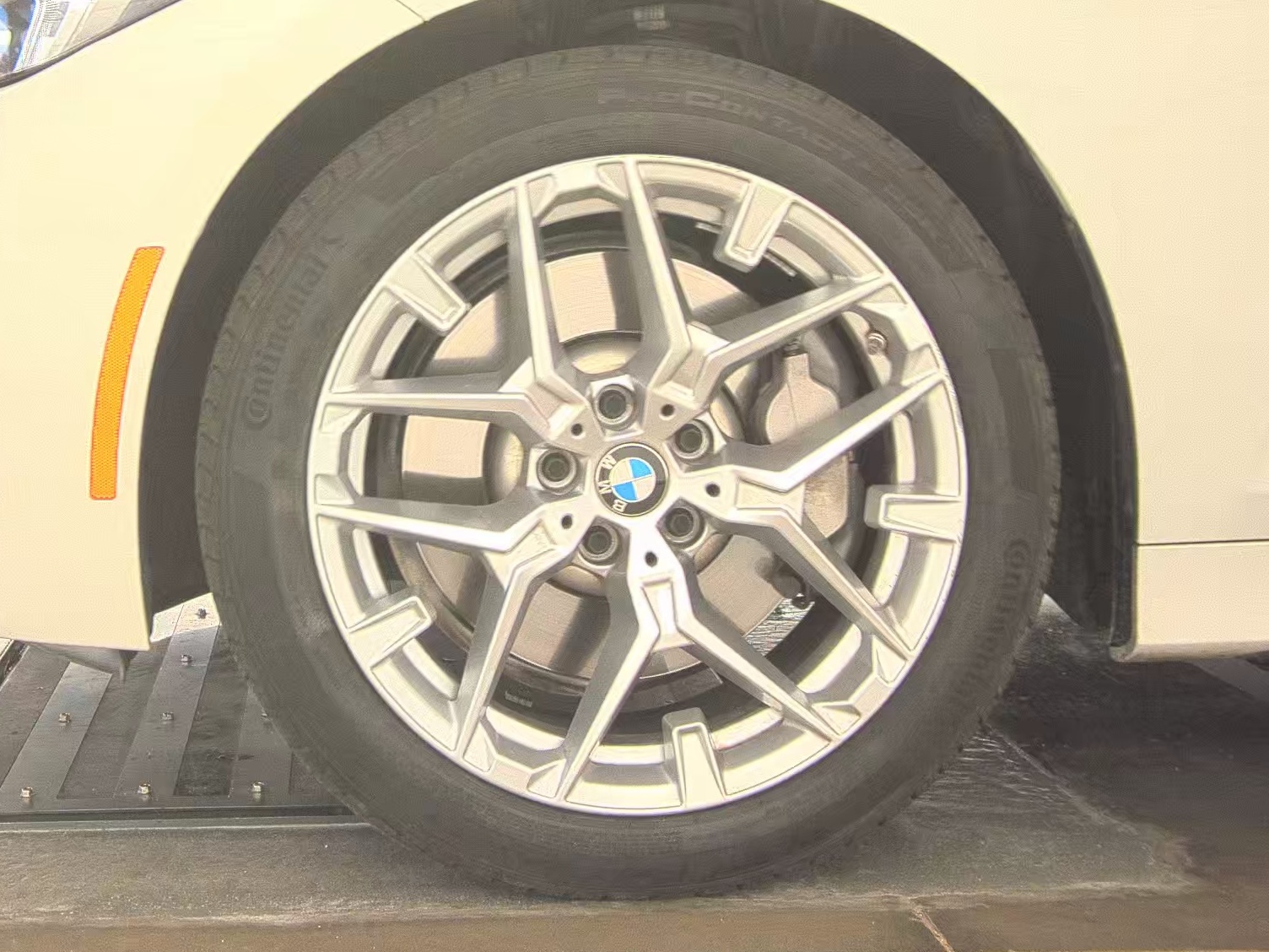 2025 BMW 3 Series 330i RWD