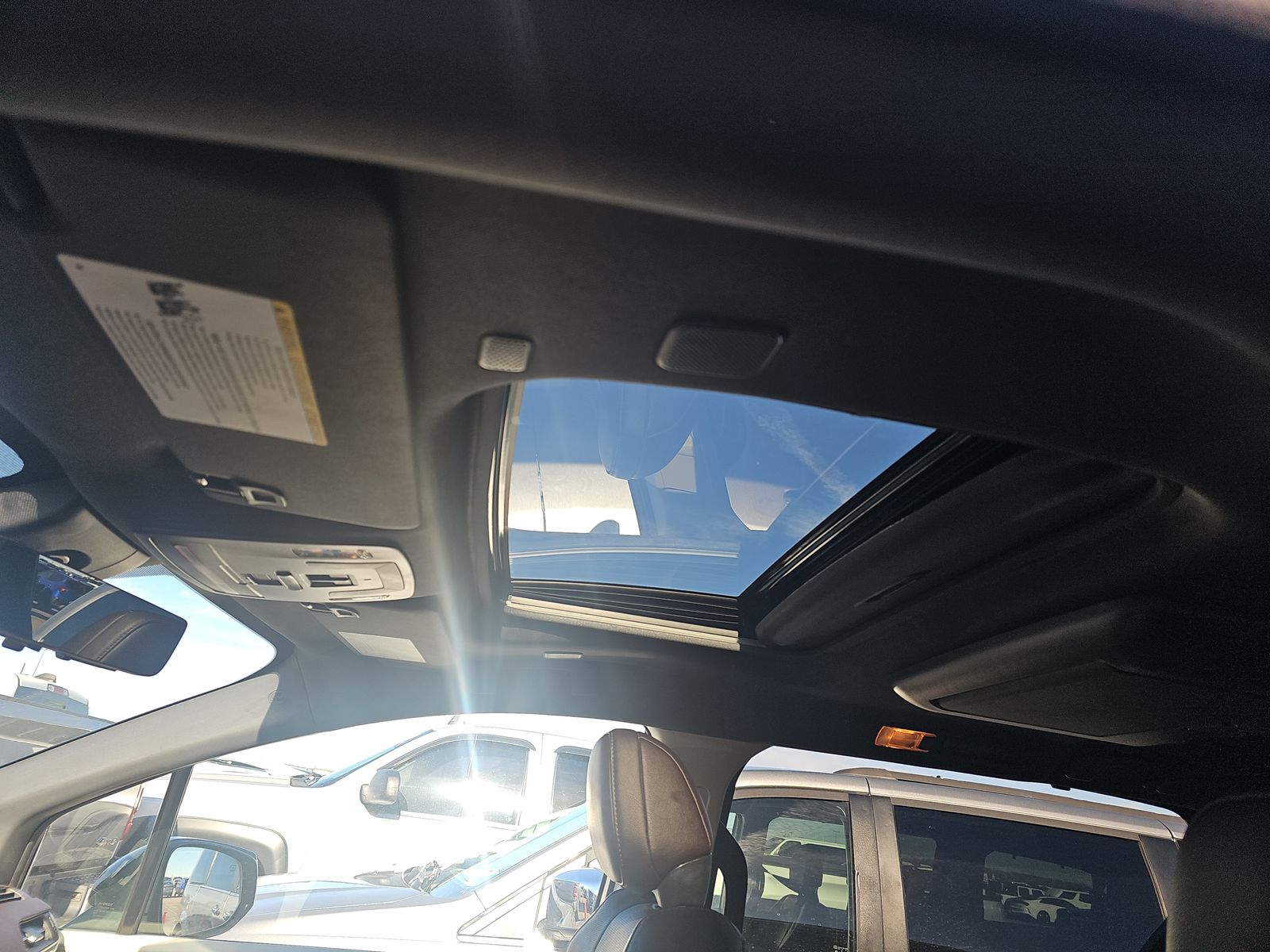 2023 Toyota Sienna Platinum FWD