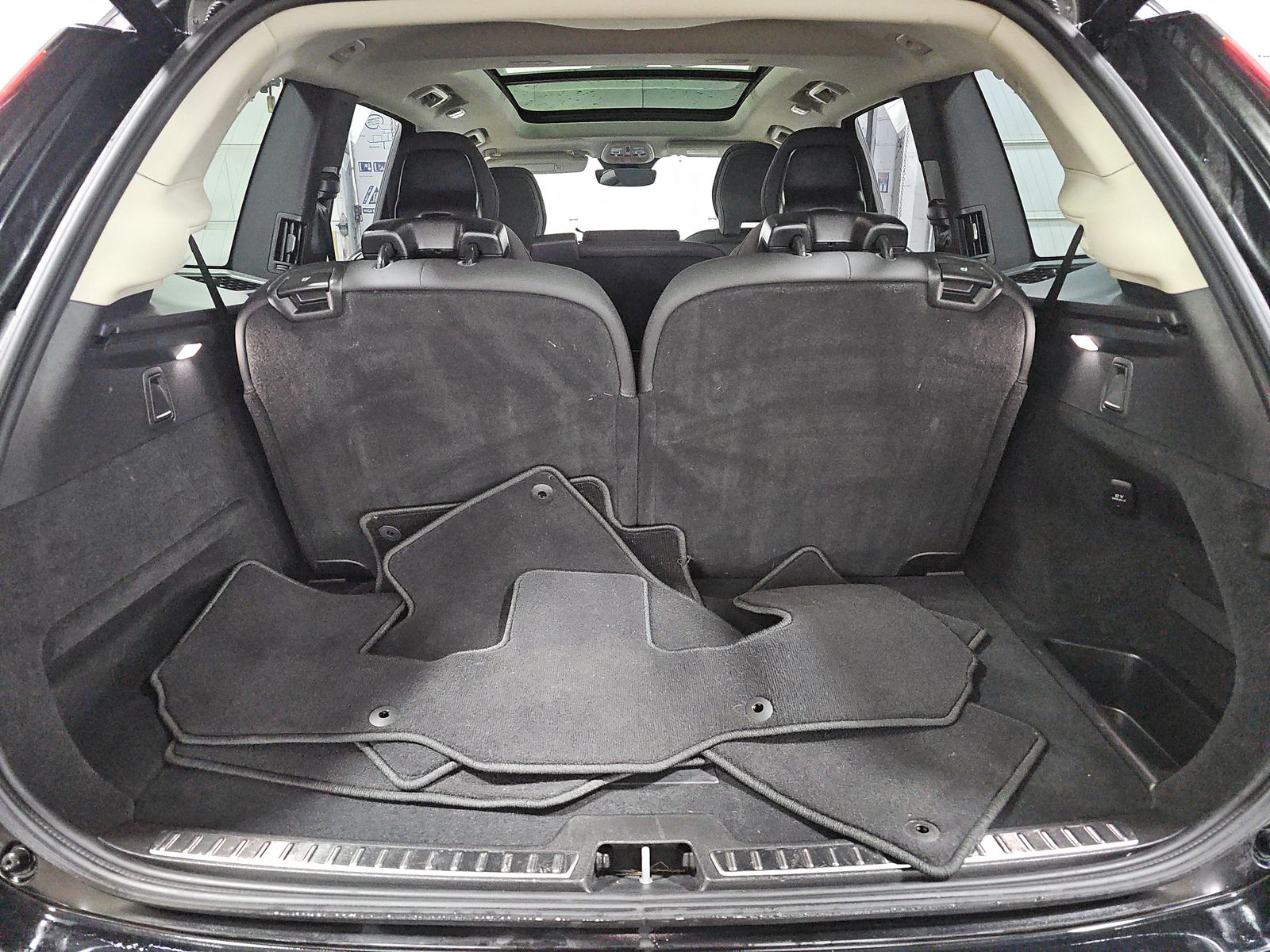 2025 Volvo XC90 B6 Plus AWD