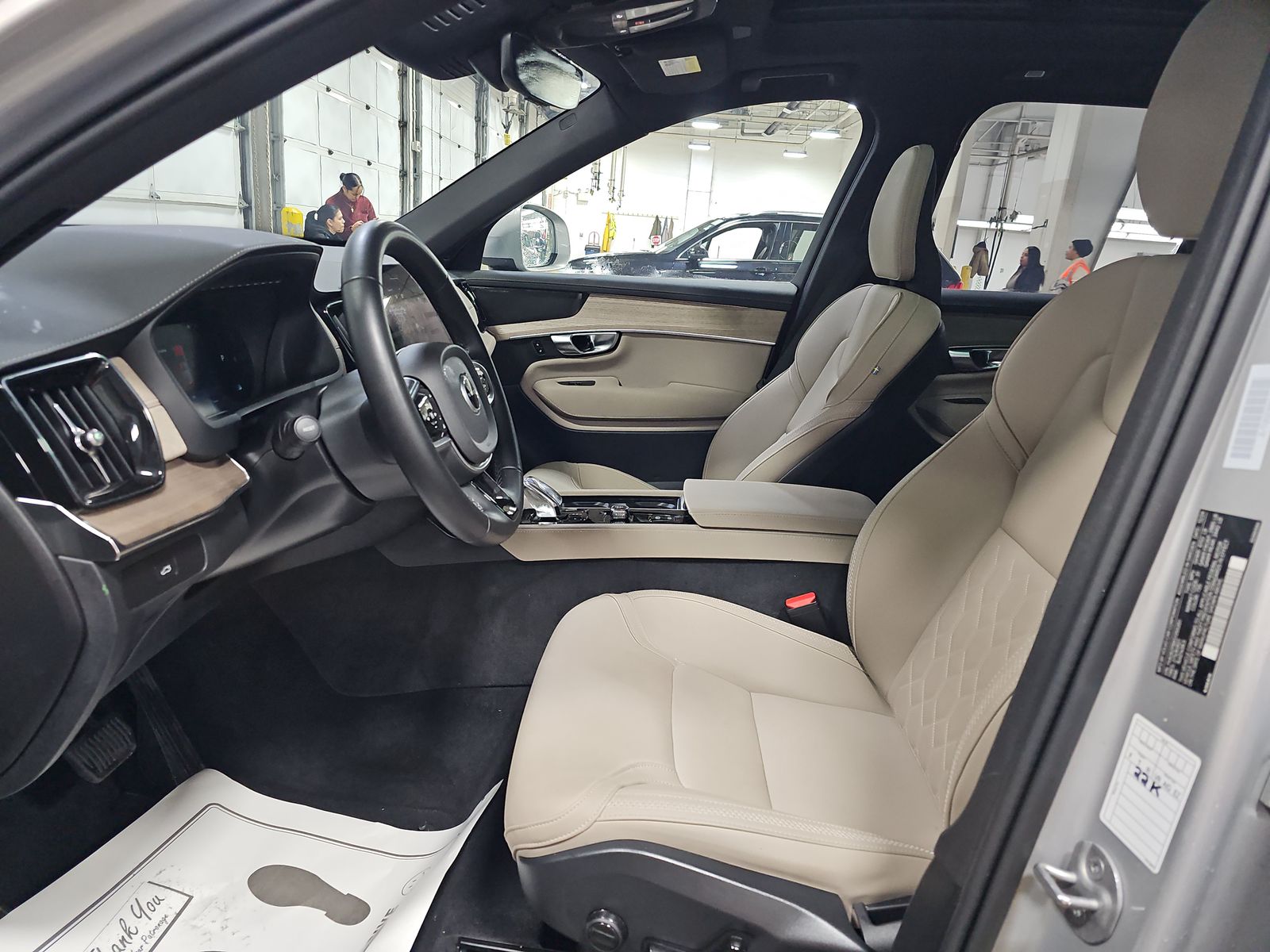 2025 Volvo XC90 B6 Plus AWD