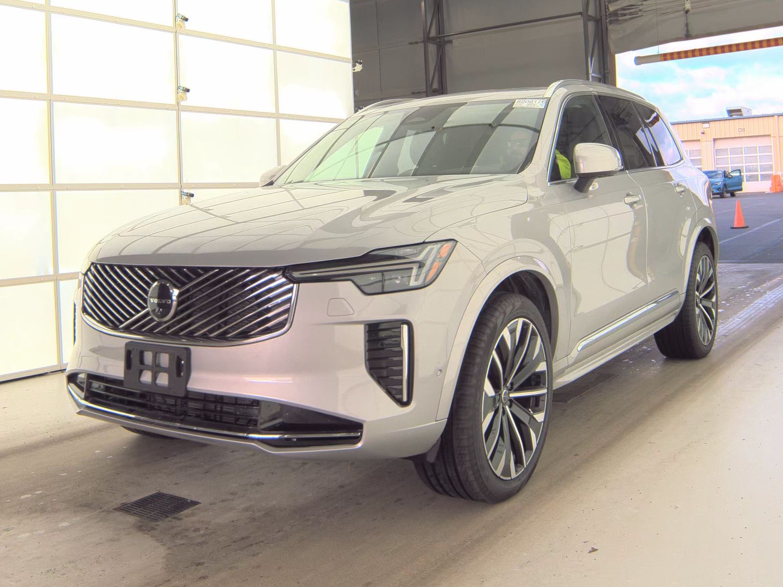 2025 Volvo XC90 B6 Plus AWD