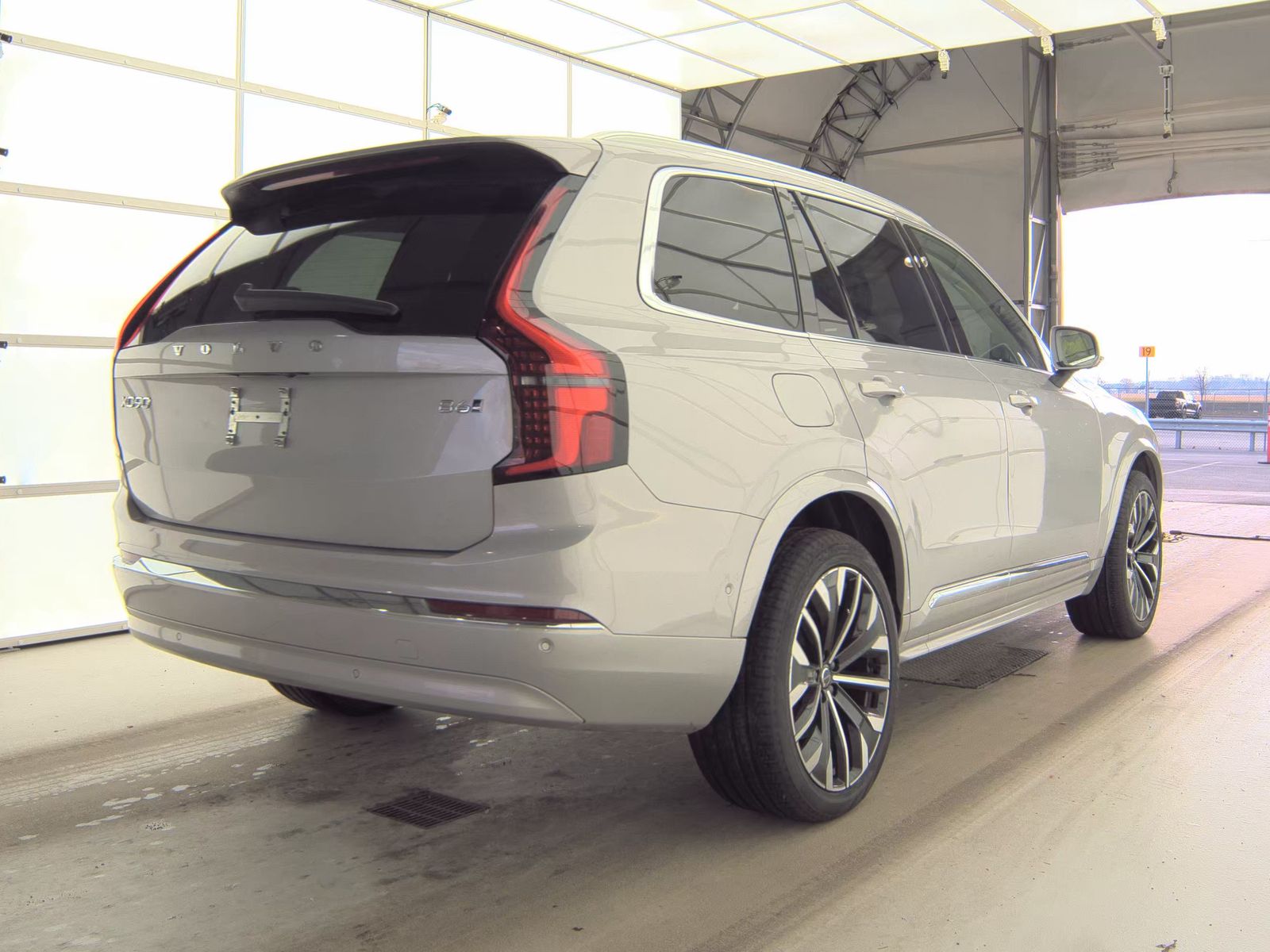 2025 Volvo XC90 B6 Plus AWD