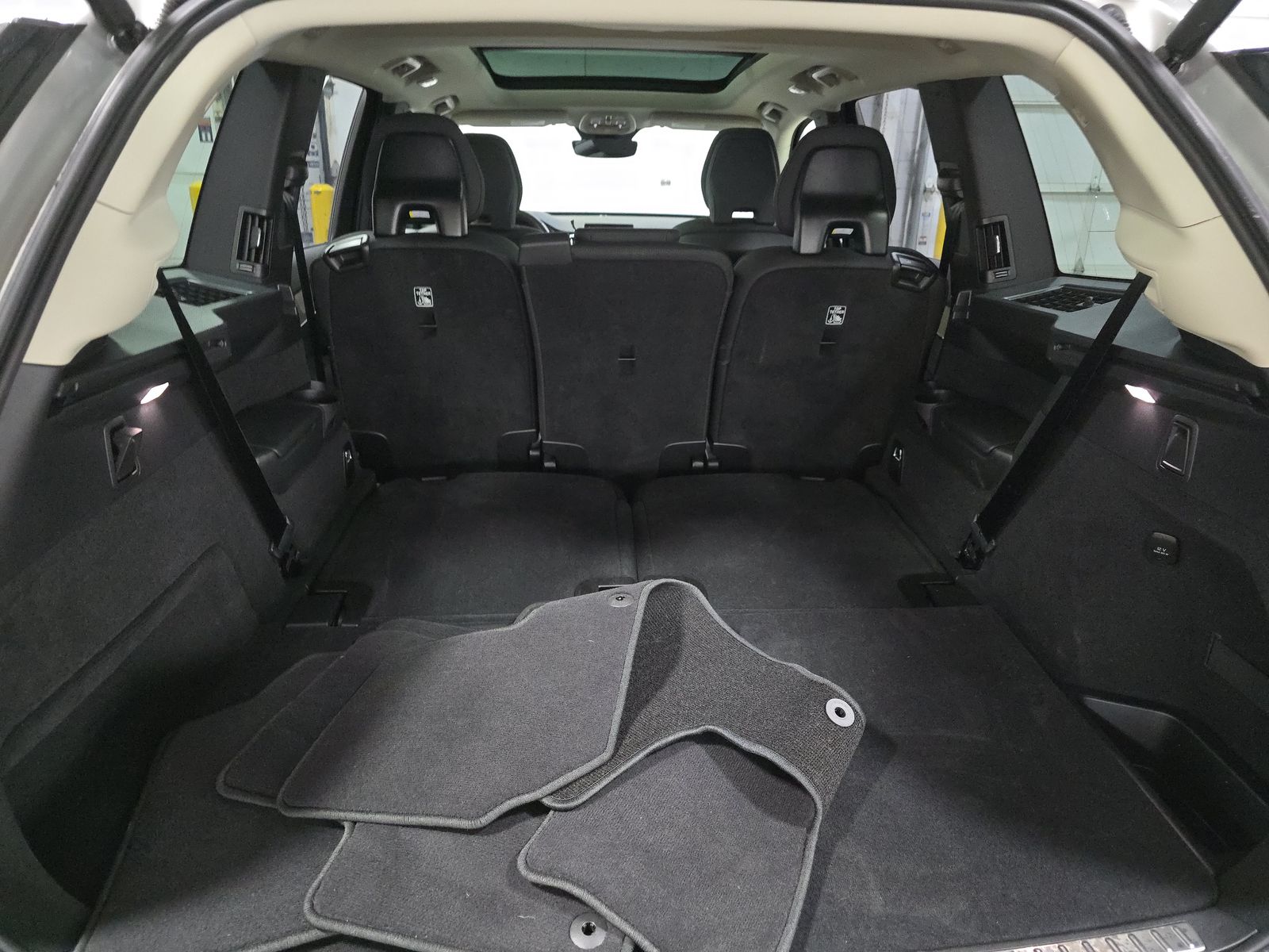 2025 Volvo XC90 B6 Plus AWD