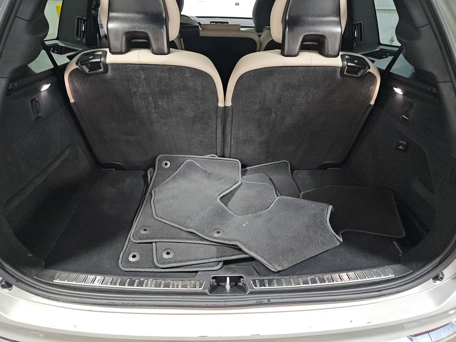 2025 Volvo XC90 B6 Plus AWD