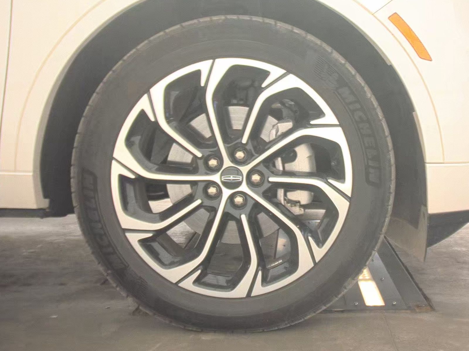 2025 Lincoln Nautilus Reserve AWD