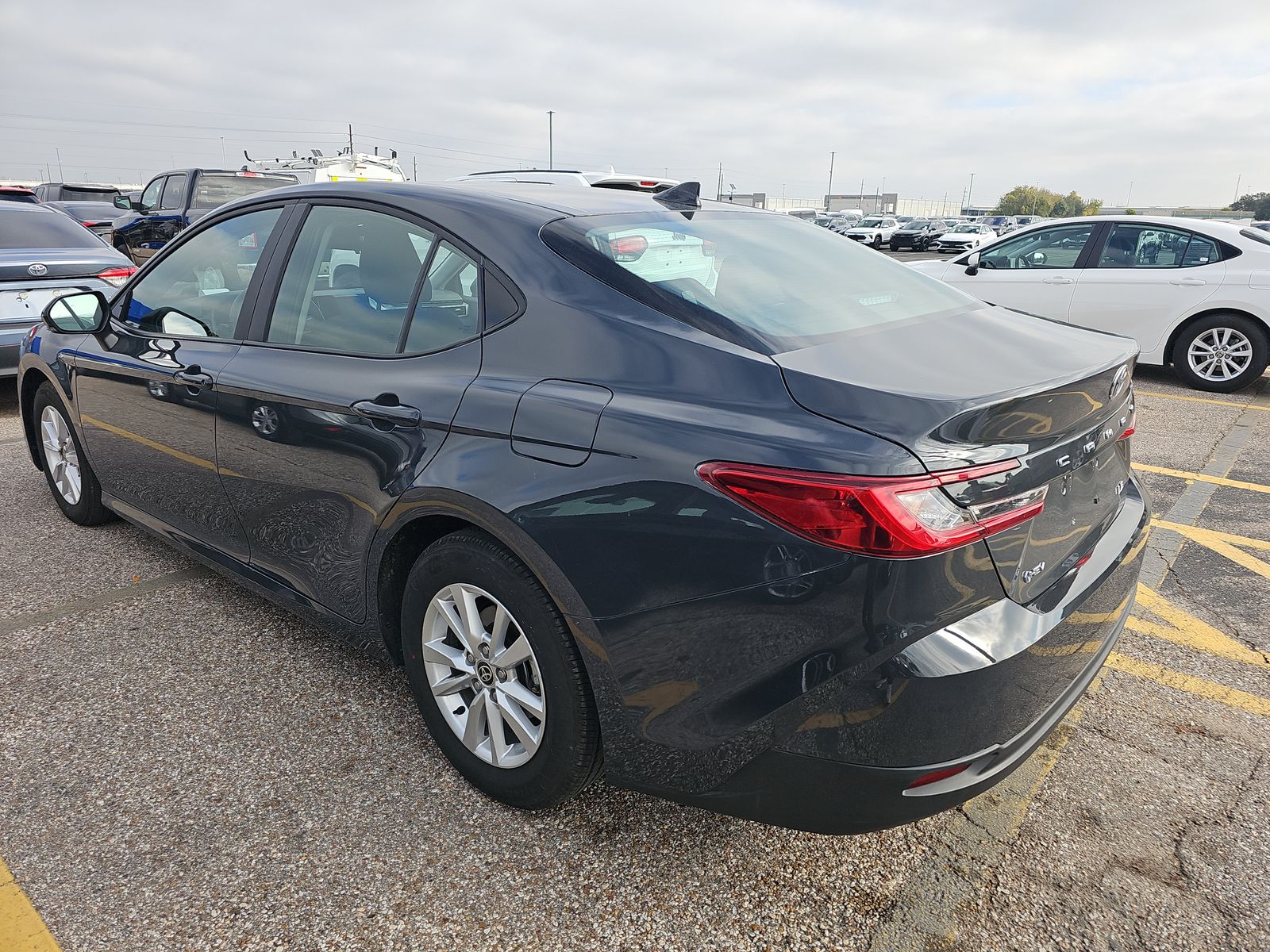 2025 Toyota Camry LE FWD
