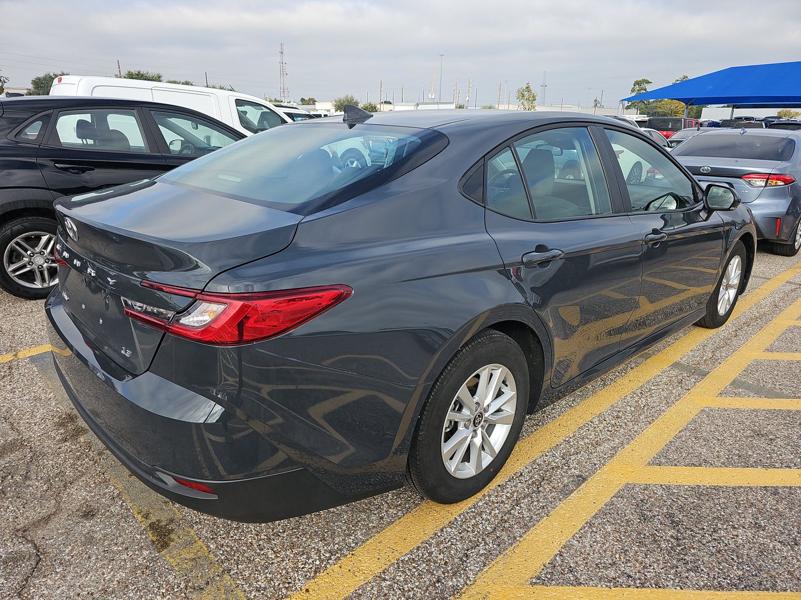 2025 Toyota Camry LE FWD