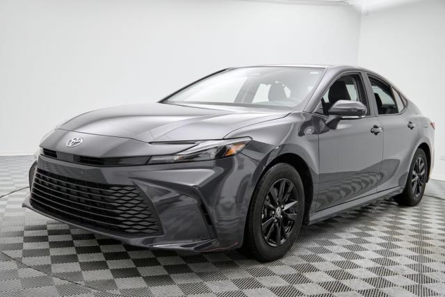 2025 Toyota Camry LE FWD