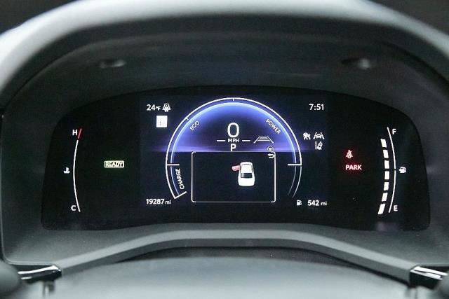 2025 Toyota Camry LE FWD