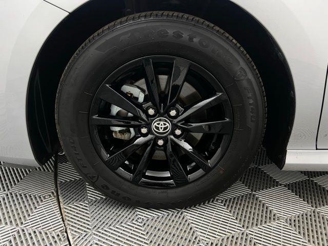 2025 Toyota Camry LE FWD