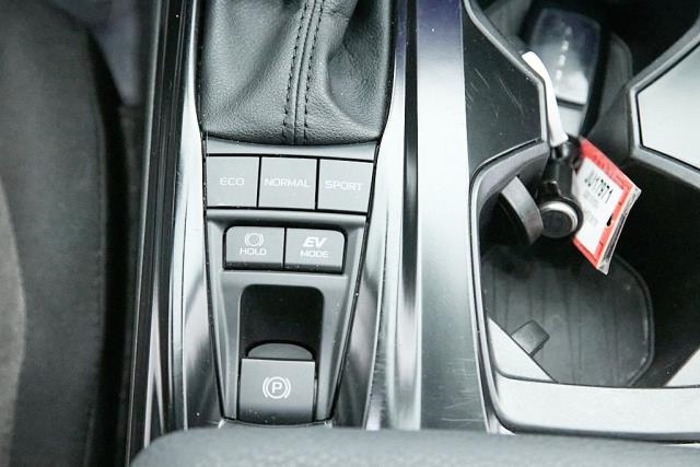 2025 Toyota Camry LE FWD