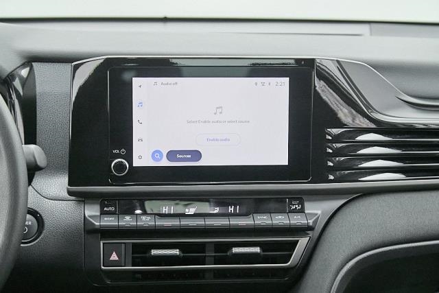 2025 Toyota Camry LE FWD