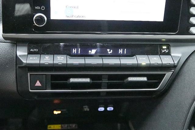 2025 Toyota Camry LE FWD