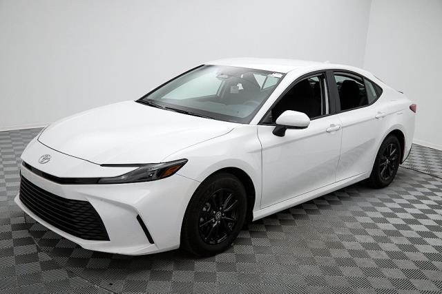 2025 Toyota Camry LE FWD