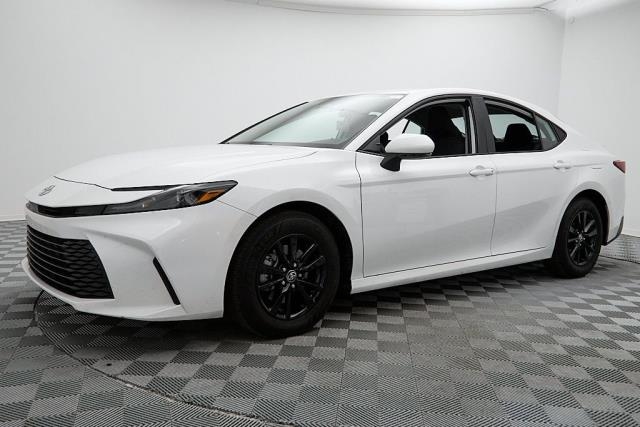 2025 Toyota Camry LE FWD