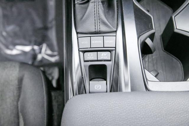 2025 Toyota Camry LE FWD