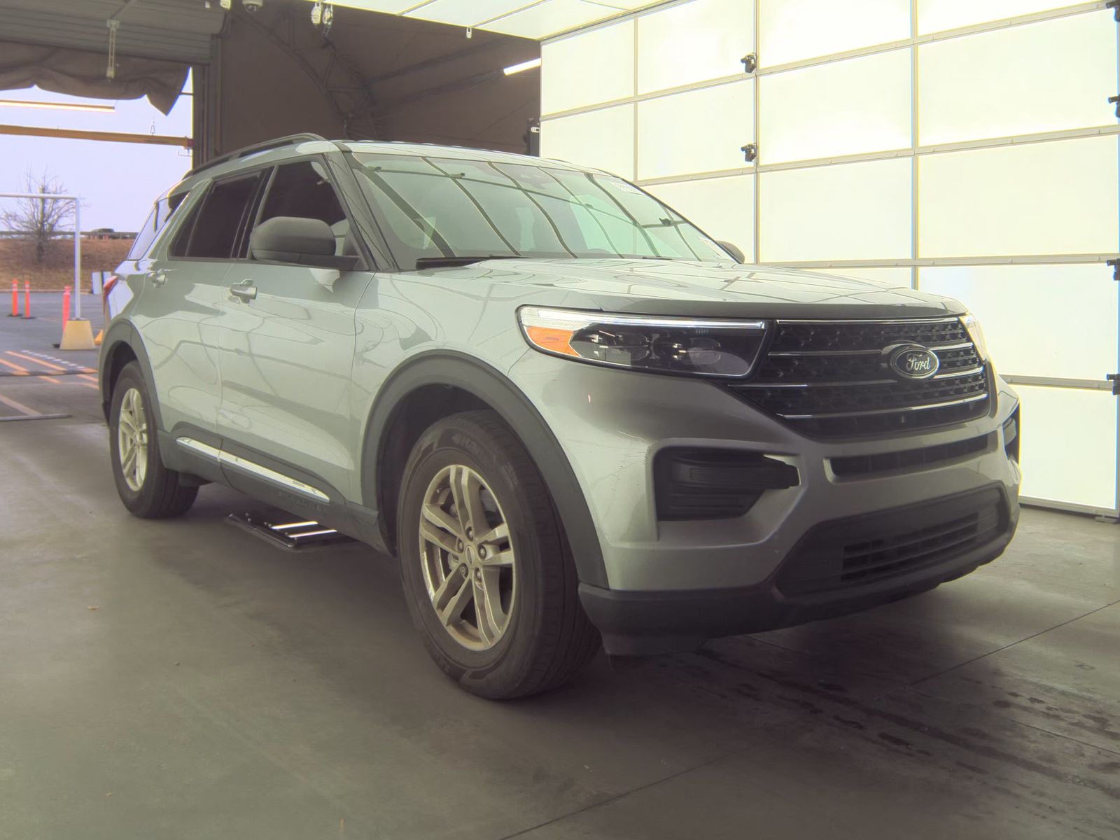 2023 Ford Explorer XLT RWD