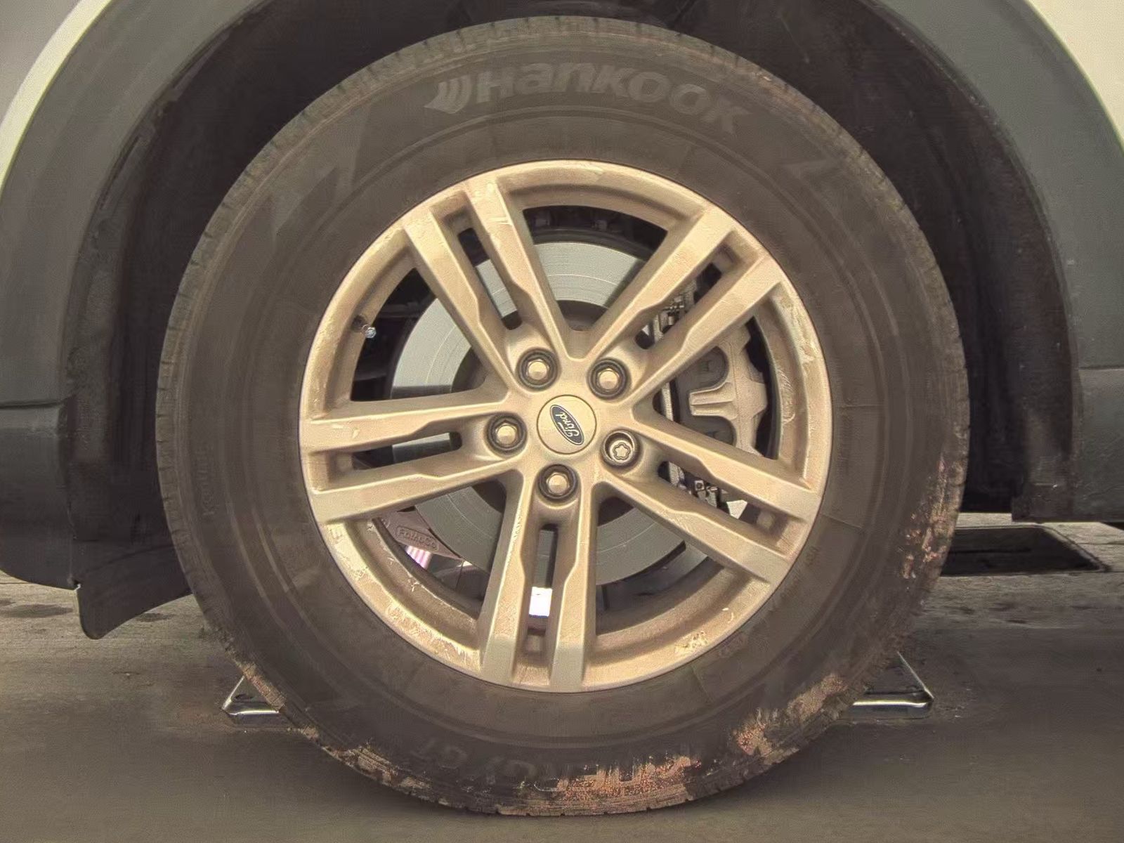 2023 Ford Explorer XLT RWD