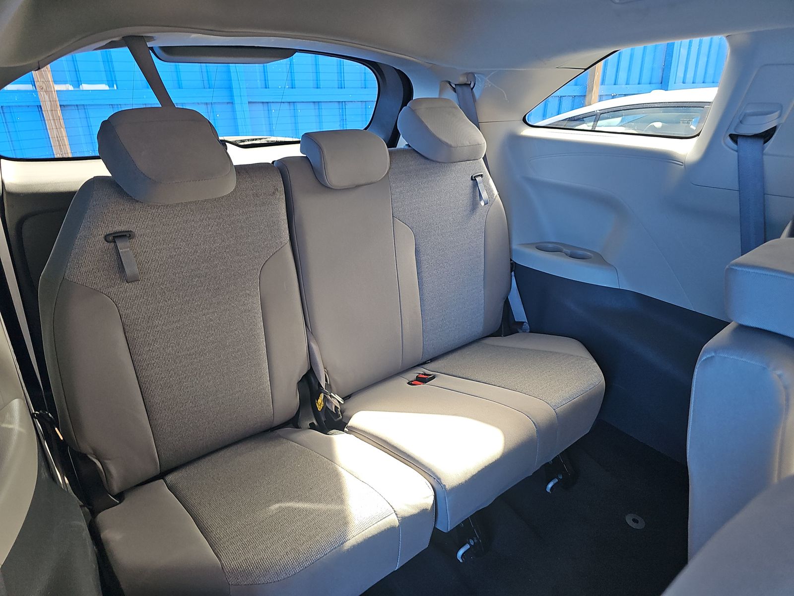 2024 Toyota Sienna LE FWD