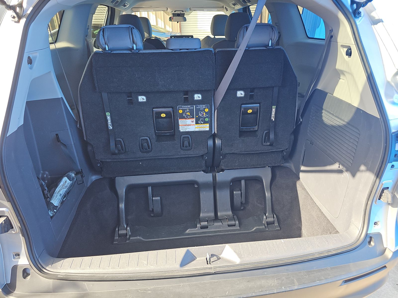 2024 Toyota Sienna LE FWD