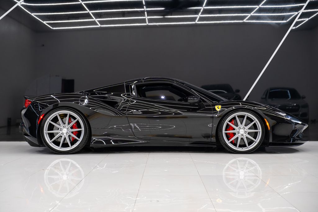 2021 Ferrari F8 Base RWD