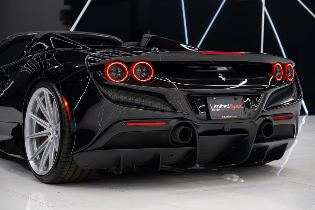 2021 Ferrari F8 Base RWD