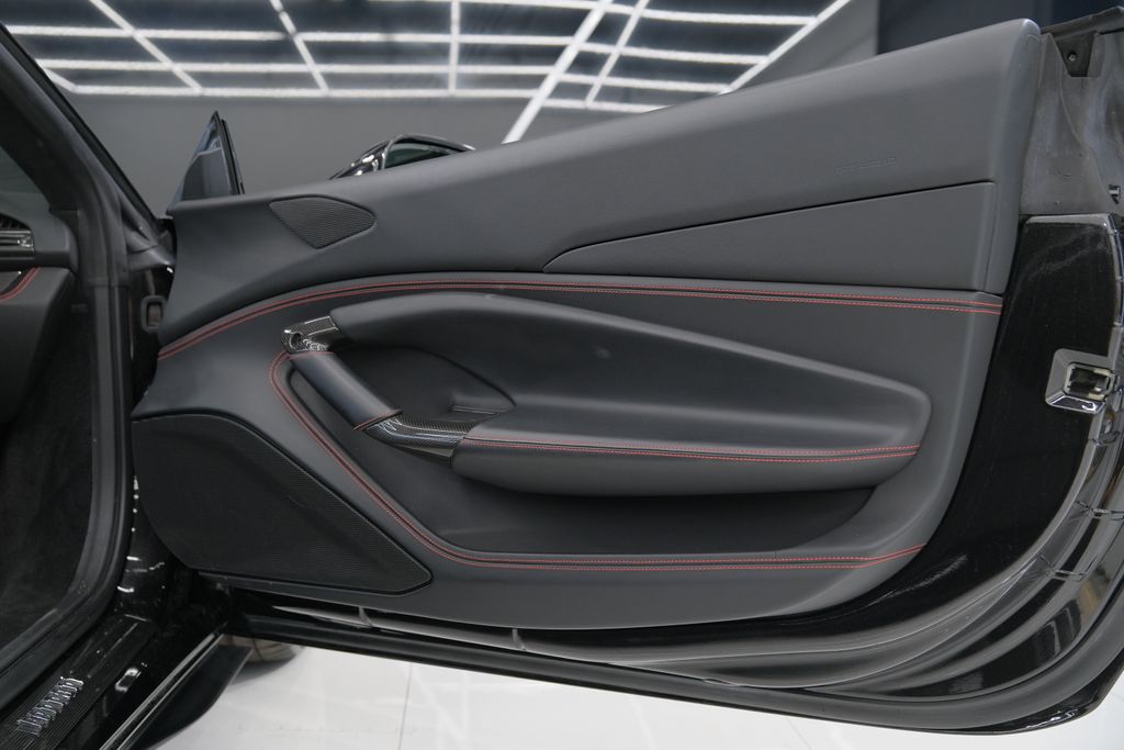 2021 Ferrari F8 Base RWD