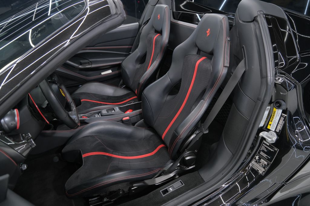 2021 Ferrari F8 Base RWD