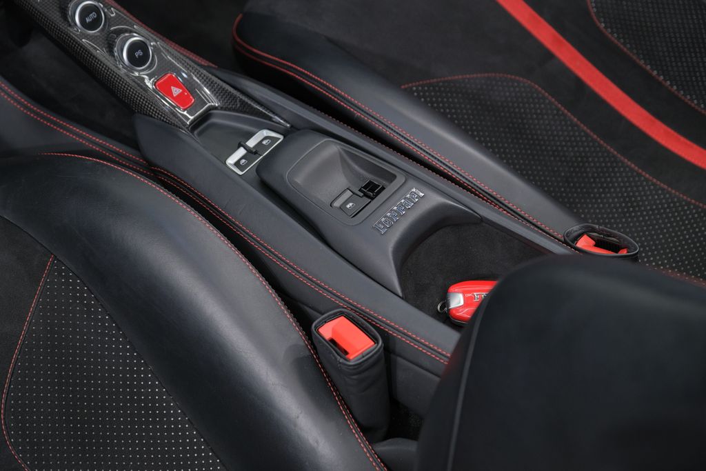 2021 Ferrari F8 Base RWD