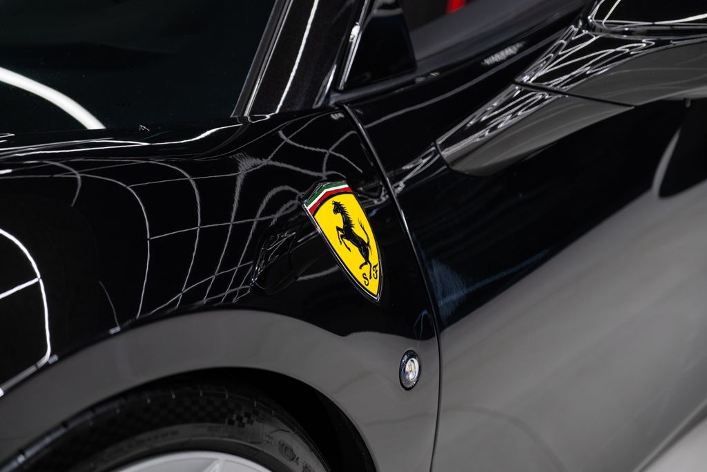 2021 Ferrari F8 Base RWD