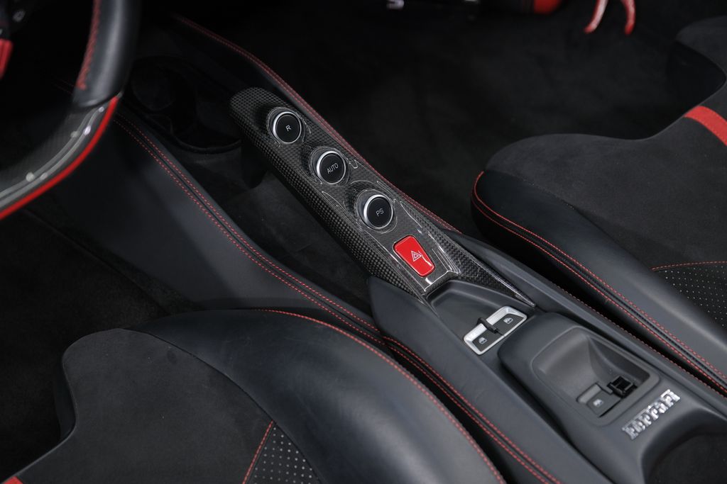 2021 Ferrari F8 Base RWD