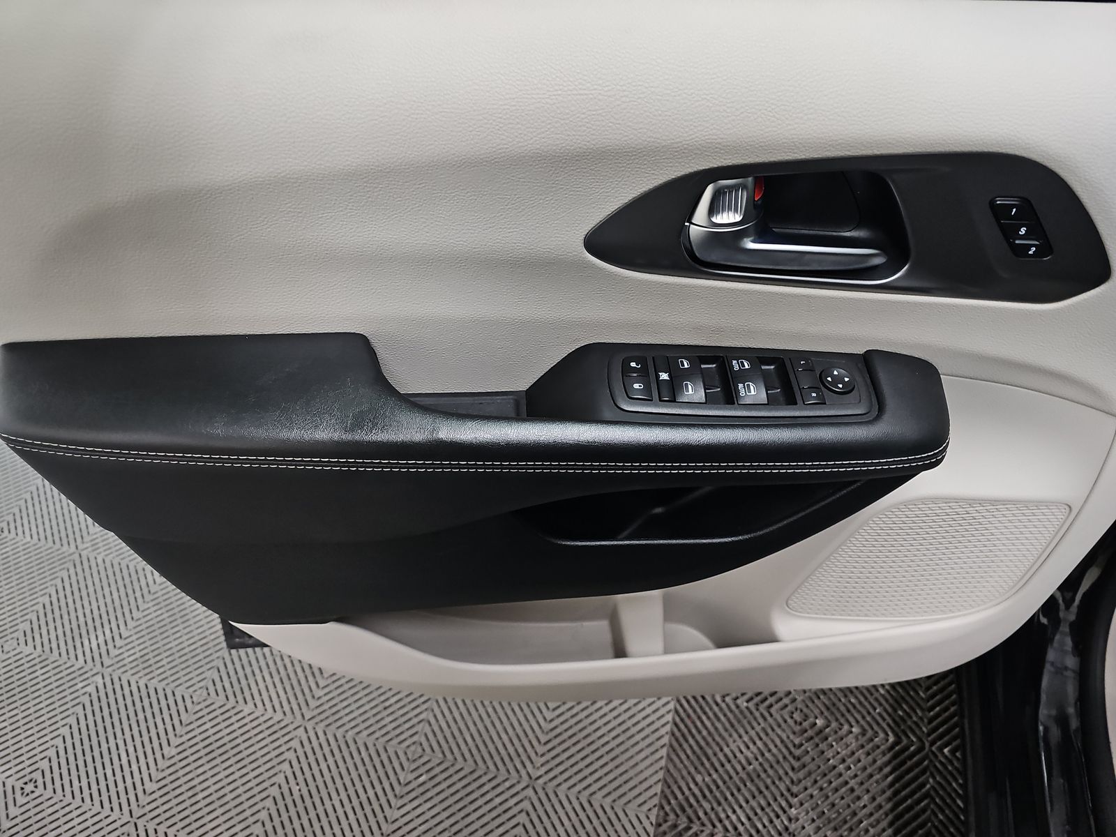 2022 Chrysler Pacifica Touring L FWD