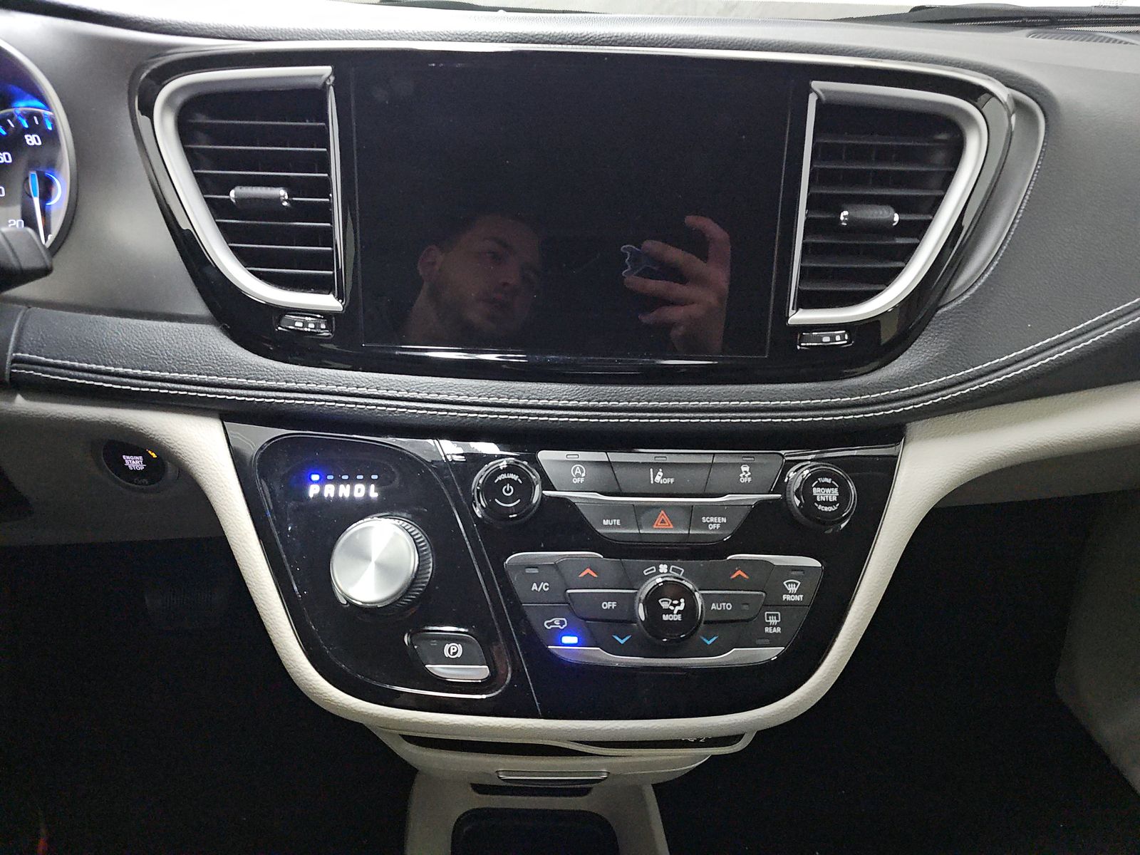 2022 Chrysler Pacifica Touring L FWD