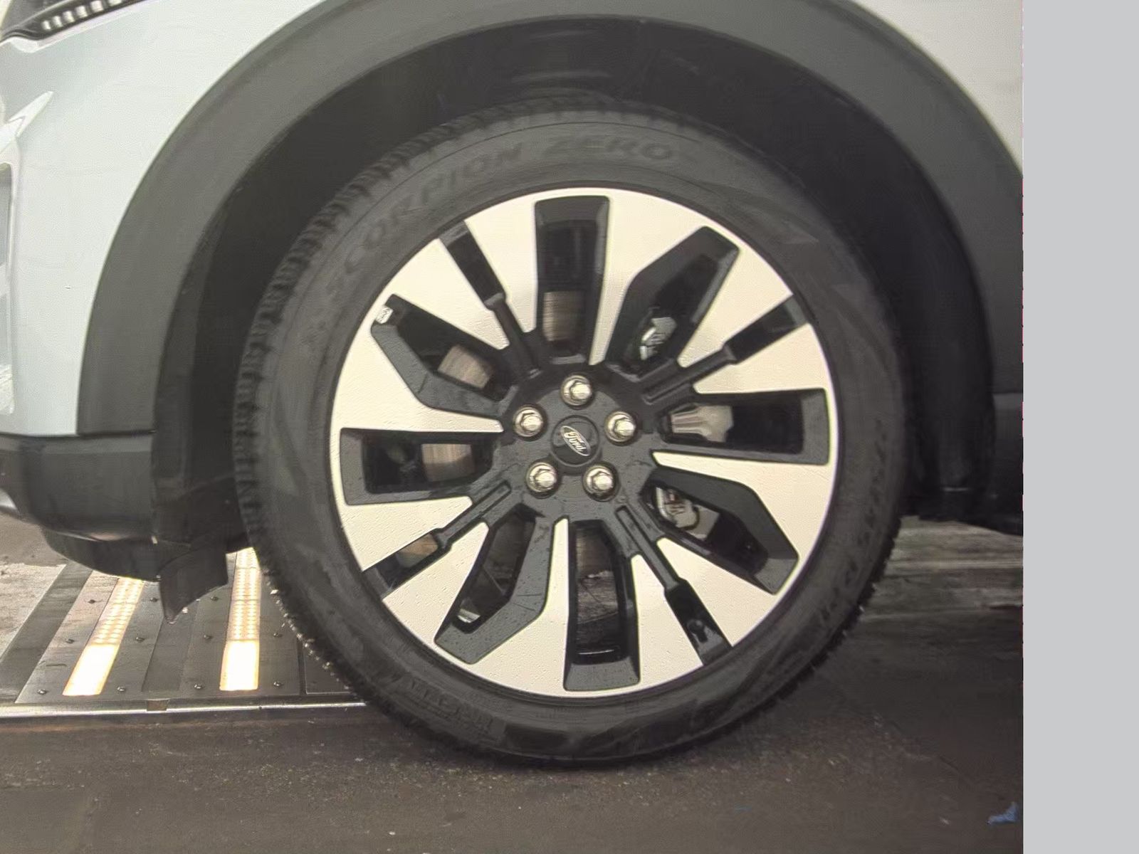 2025 Ford Explorer Platinum AWD