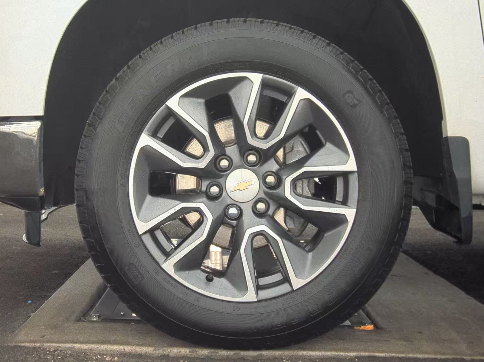 2024 Chevrolet Silverado 1500 LT AWD