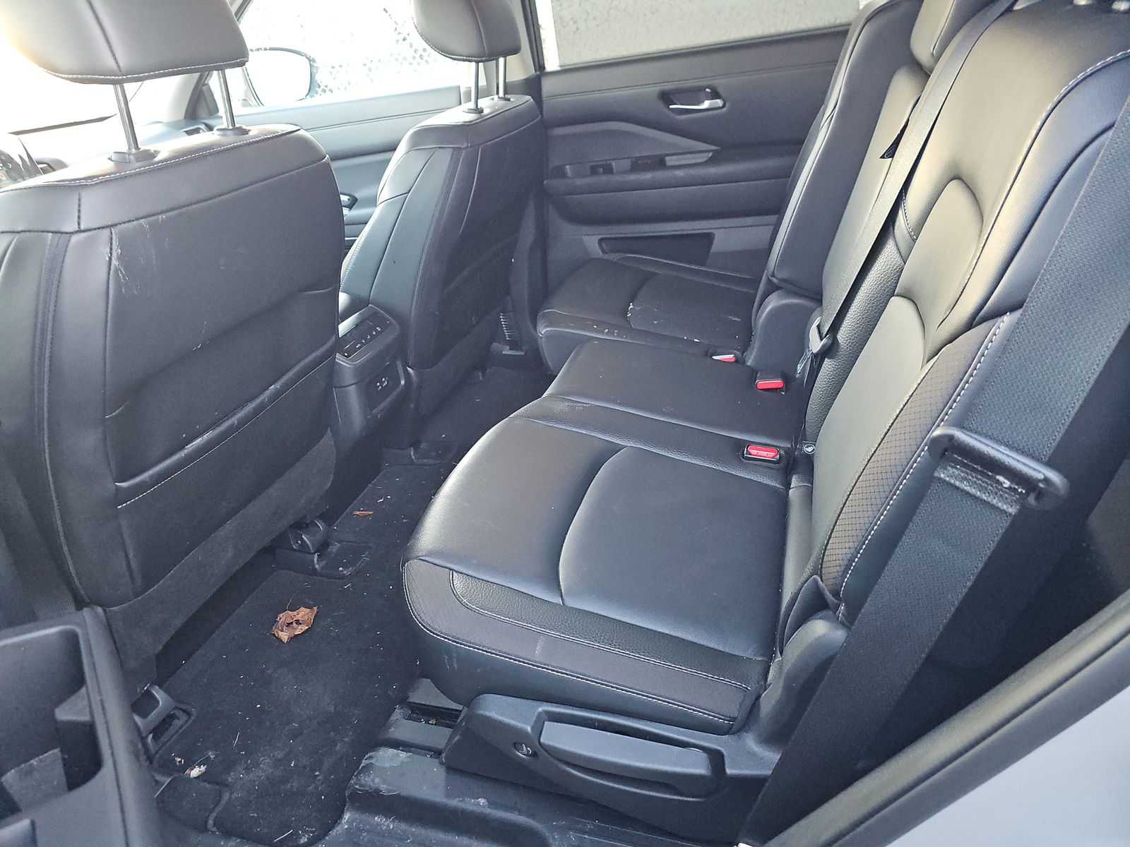 2024 Nissan Pathfinder SL AWD