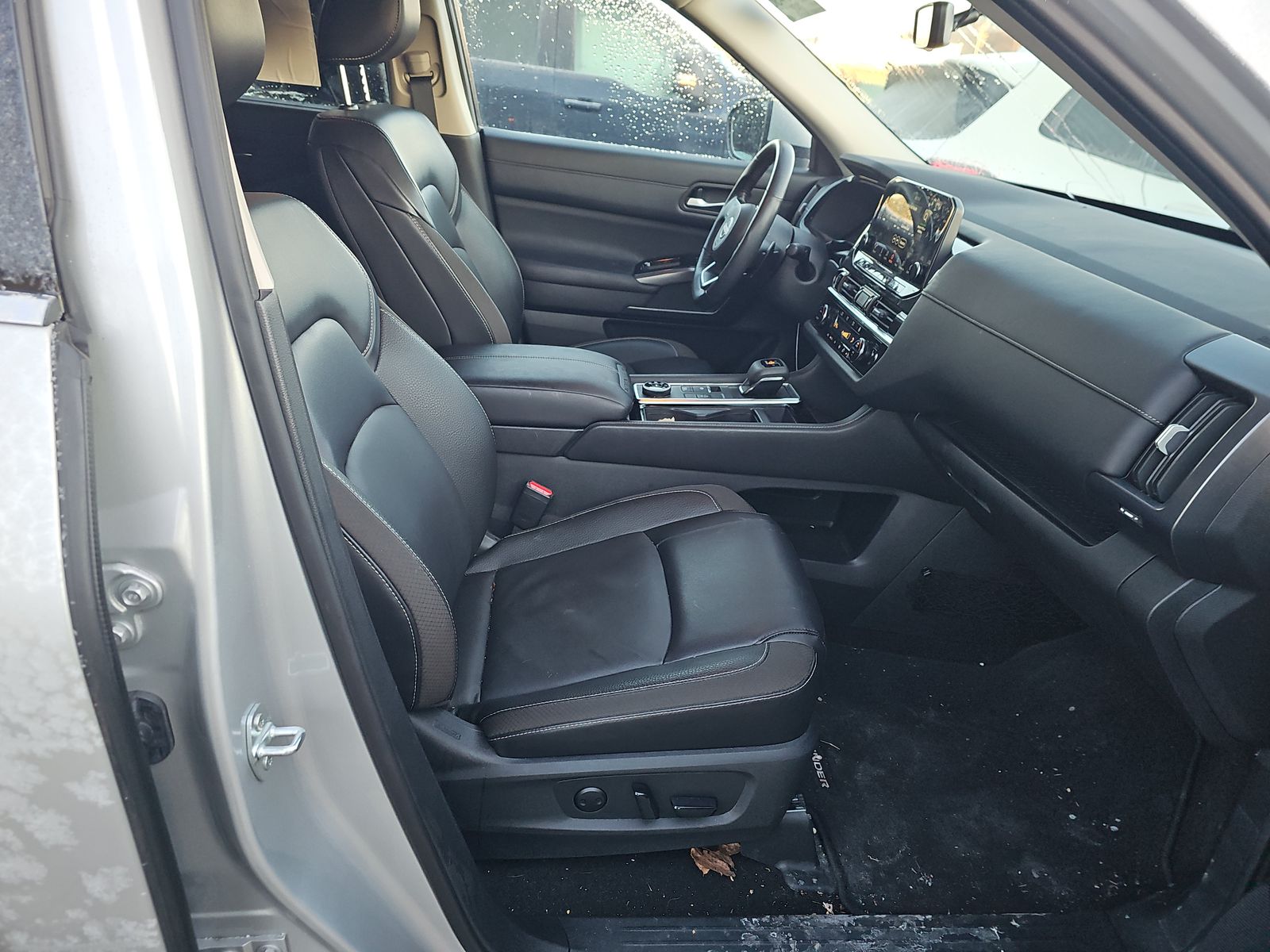 2024 Nissan Pathfinder SL AWD