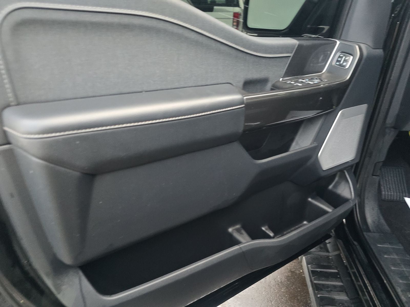 2023 Ford F-150 Hybrid Lariat AWD