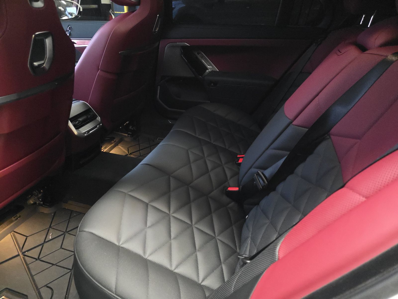 2025 BMW 7 Series 740i RWD