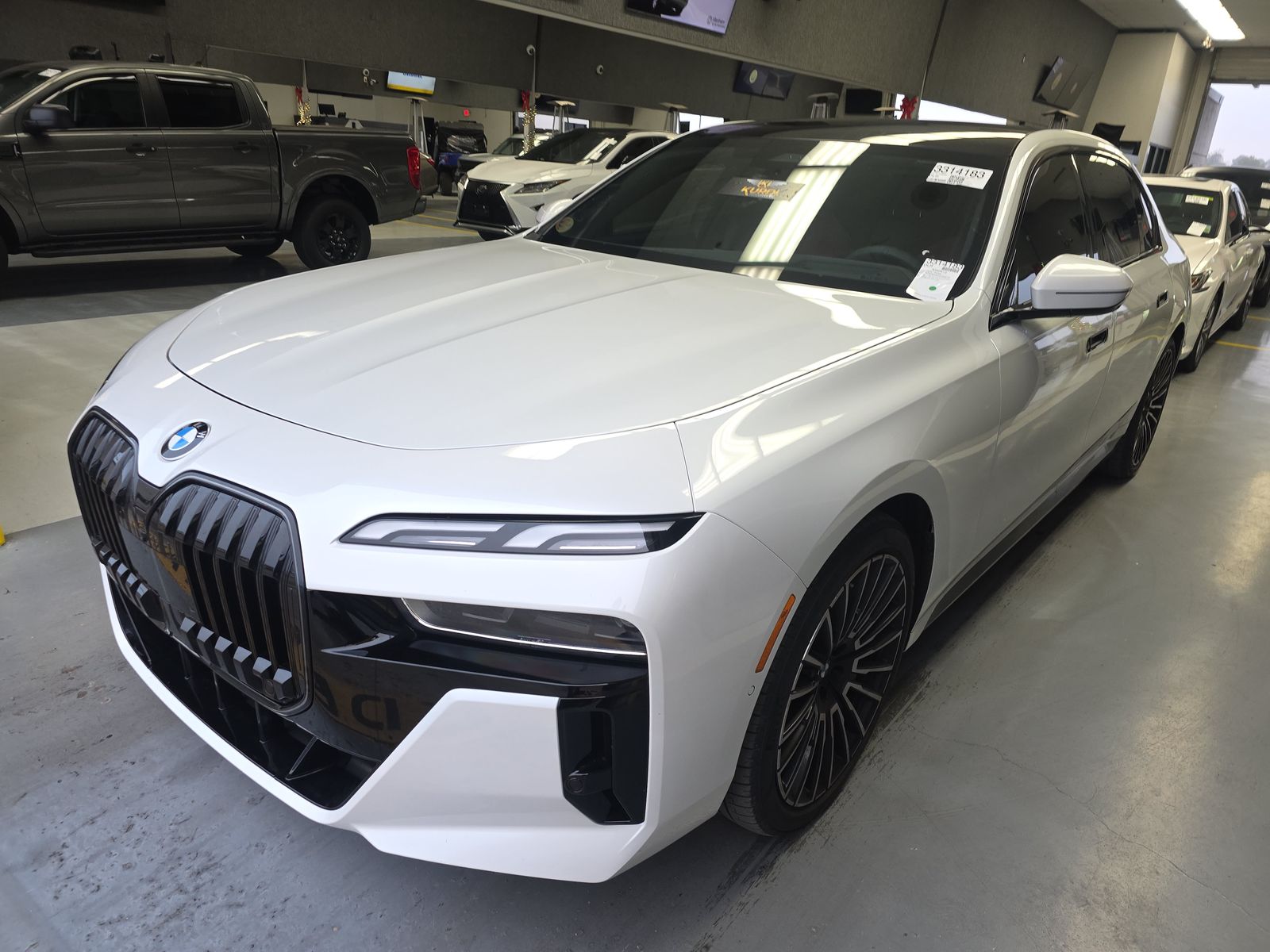 2025 BMW 7 Series 740i RWD