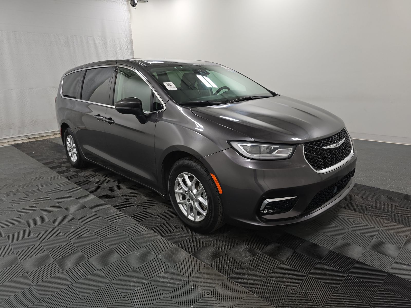 2023 Chrysler Pacifica Touring L FWD