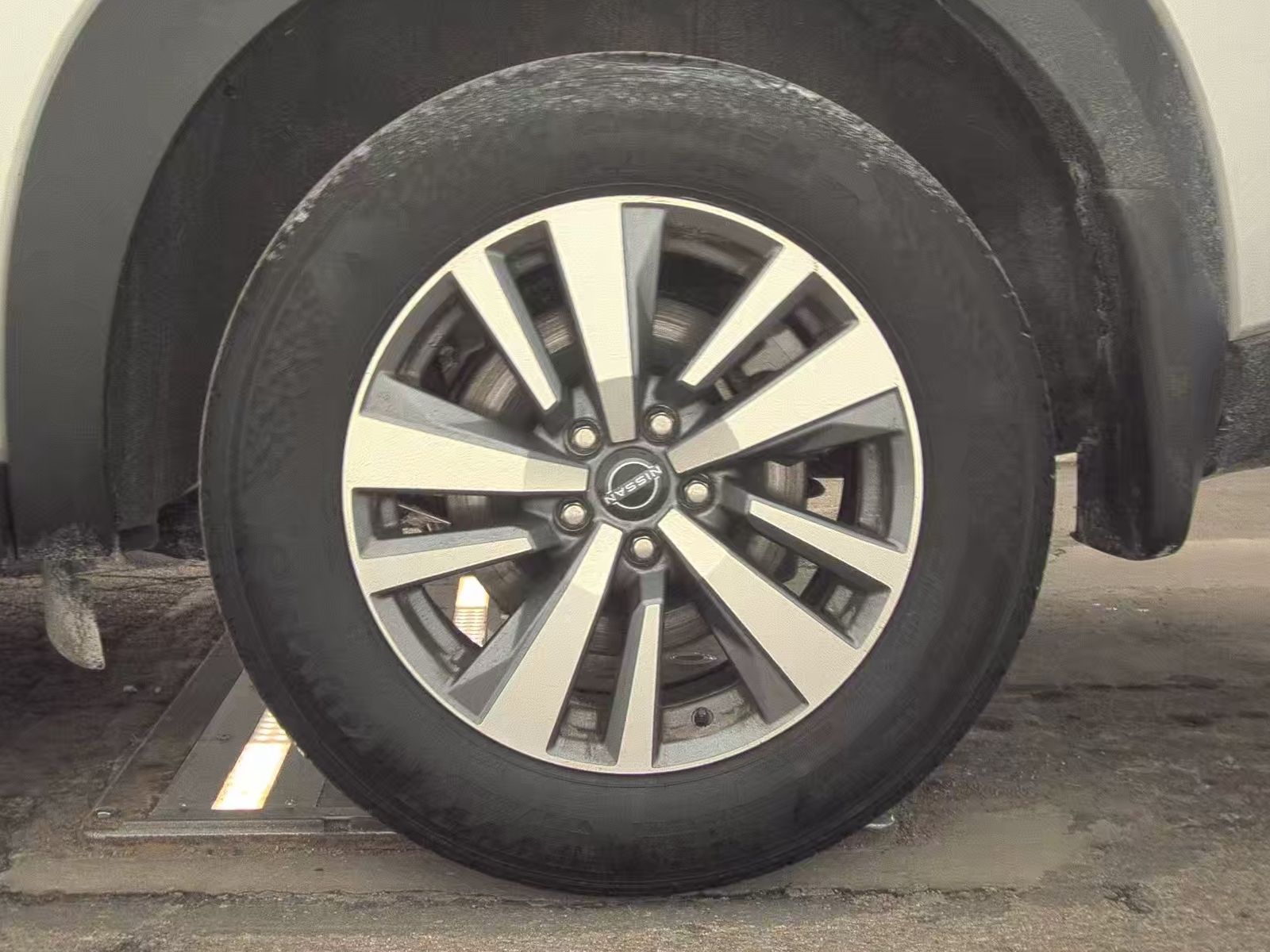 2024 Nissan Pathfinder SL AWD