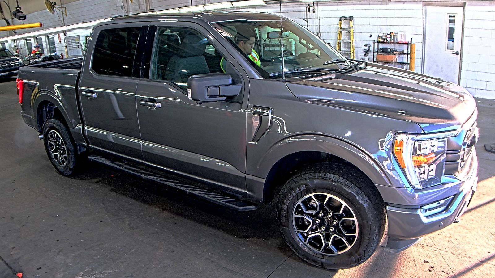 2023 Ford F-150 XLT AWD