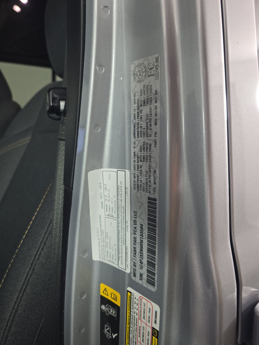 2024 Jeep Wrangler Sahara AWD