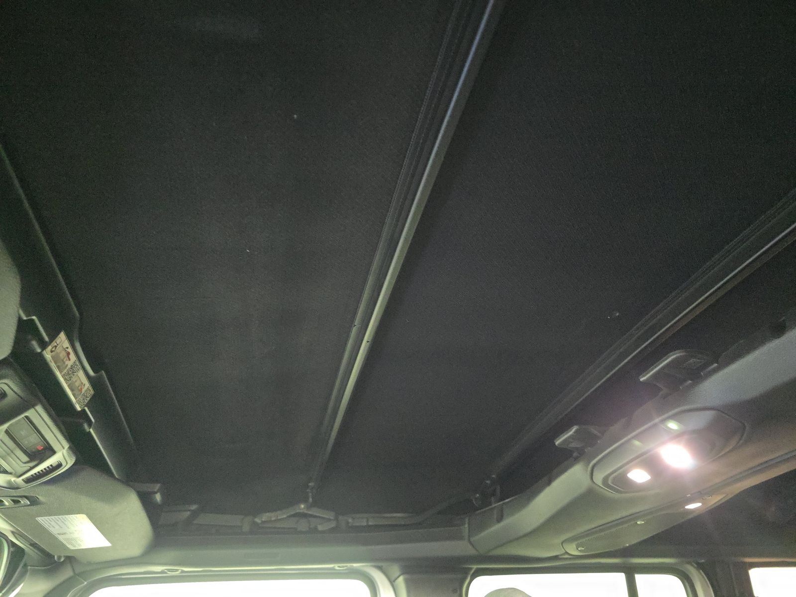 2024 Jeep Wrangler Sahara AWD