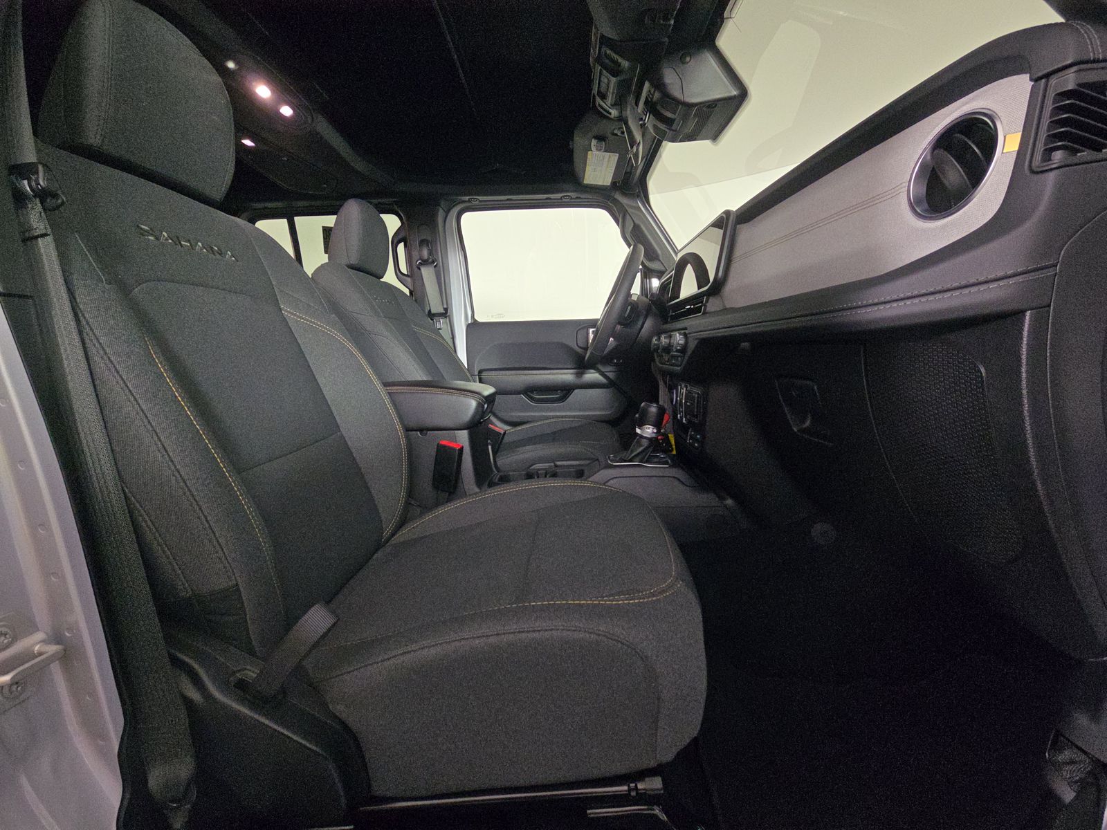 2024 Jeep Wrangler Sahara AWD