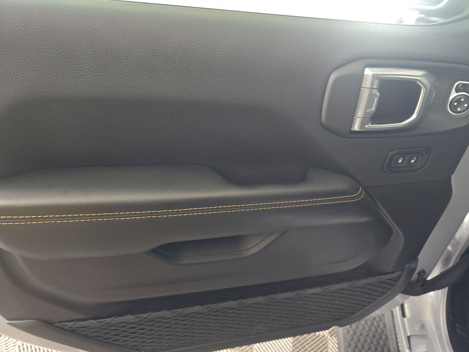 2024 Jeep Wrangler Sahara AWD